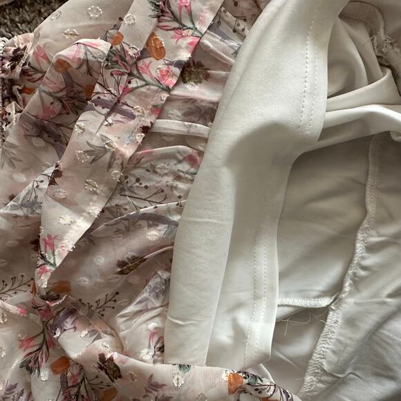 Allison + Kelly Floral Print Smocked Tiered Long Sleeve Dress 10 - Picture 7 of 9